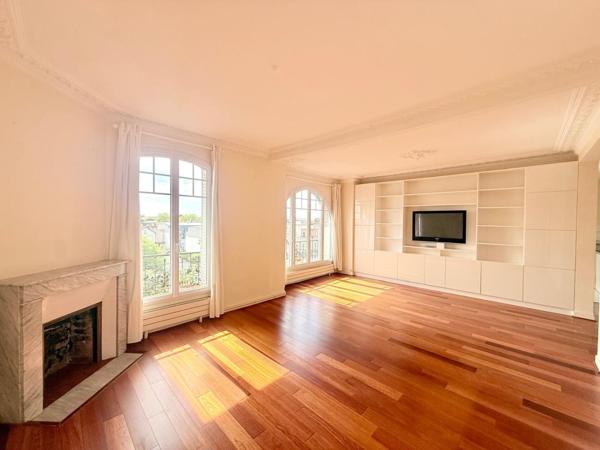 Appartement Centre-ville 469 000 € - Référence  4299