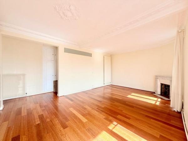 Appartement Centre-ville 469 000 € - Référence  4299