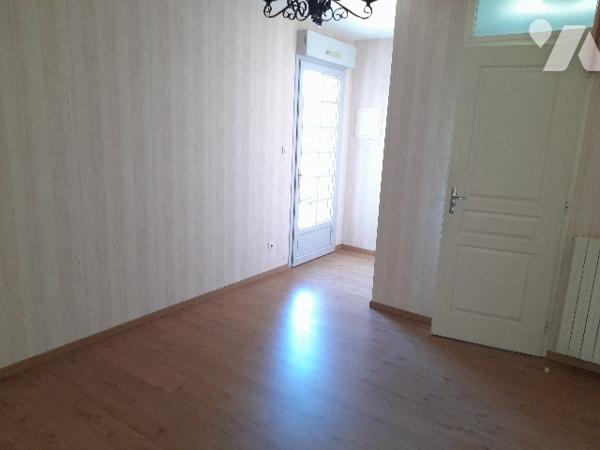 VOUNEUIL SOUS BIARD, Bourg, Maison de 5 pièces