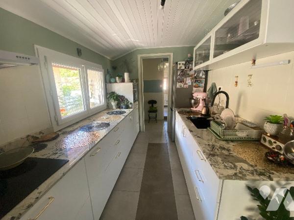 Pour amoureux de la nature, maison de 75m² habitables environ plus dépendances sur 295m² de jardin