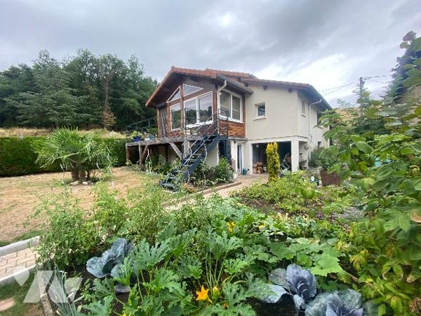 Pour amoureux de la nature, maison de 75m² habitables environ plus dépendances sur 295m² de jardin