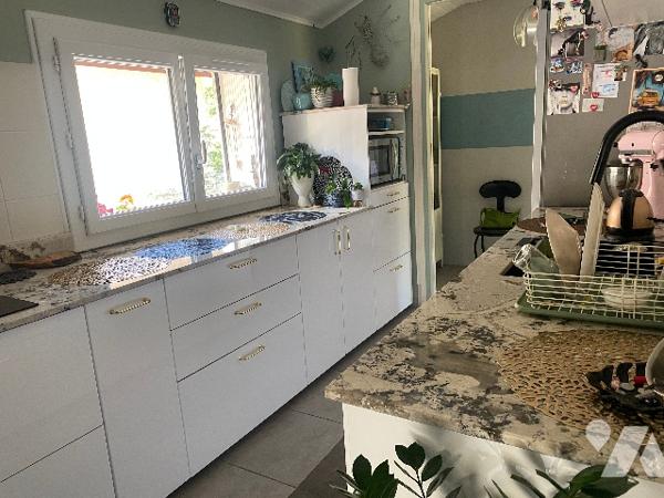 Pour amoureux de la nature, maison de 75m² habitables environ plus dépendances sur 295m² de jardin
