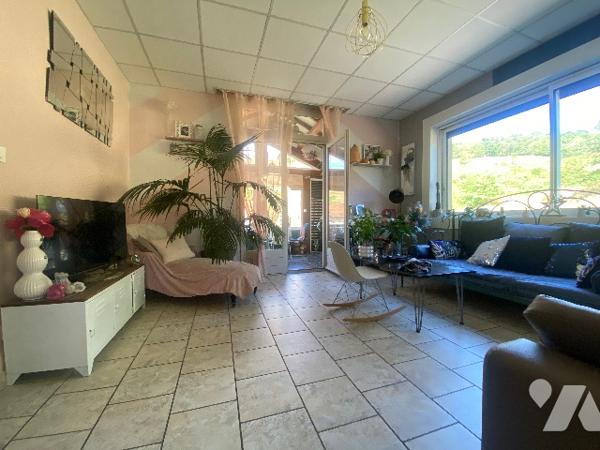 Pour amoureux de la nature, maison de 75m² habitables environ plus dépendances sur 295m² de jardin