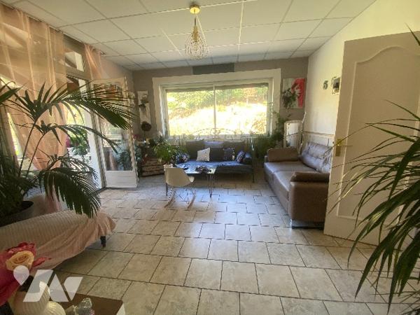 Pour amoureux de la nature, maison de 75m² habitables environ plus dépendances sur 295m² de jardin