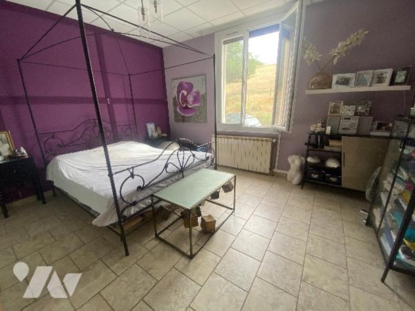 Pour amoureux de la nature, maison de 75m² habitables environ plus dépendances sur 295m² de jardin
