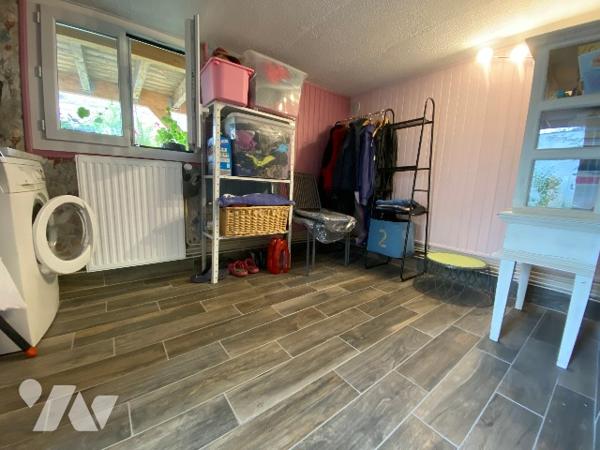 Pour amoureux de la nature, maison de 75m² habitables environ plus dépendances sur 295m² de jardin
