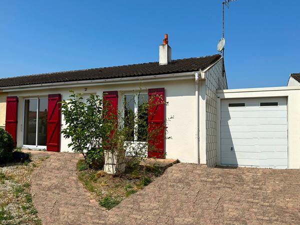 Un cadre de vie privilégié pour cette agréable maison de plain-pied , La roche sur yon