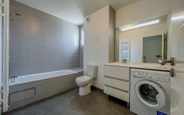 Maison à vendre    3 pièces • 70 m2 Castelginest