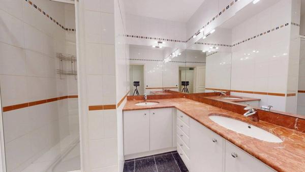 Appartement familial avec terrasse – Village d’Auteuil – 120,24 m²