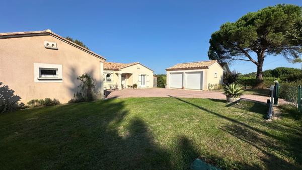 Maison de plain-pied à vendre 4 pièces BERGERAC (24) - terrain 2184 m2 - piscine