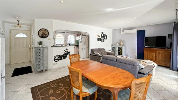 Maison de plain-pied à vendre 4 pièces BERGERAC (24) - terrain 2184 m2 - piscine