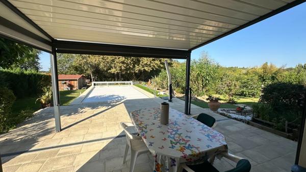 Maison de plain-pied à vendre 4 pièces BERGERAC (24) - terrain 2184 m2 - piscine