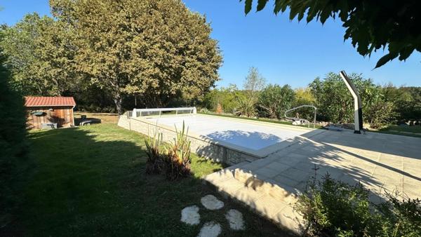 Maison de plain-pied à vendre 4 pièces BERGERAC (24) - terrain 2184 m2 - piscine