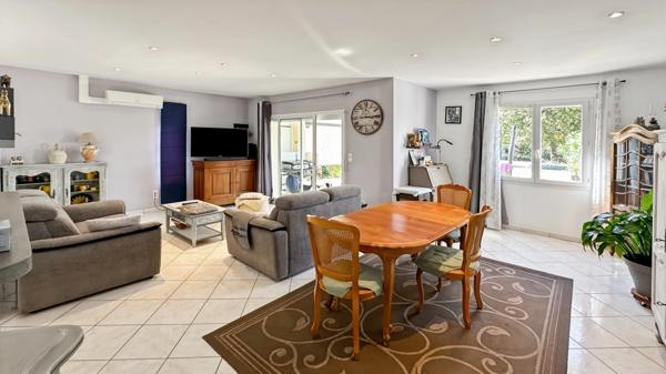 Maison de plain-pied à vendre 4 pièces BERGERAC (24) - terrain 2184 m2 - piscine