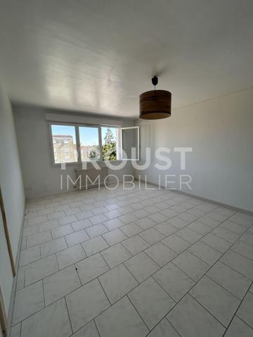 En exclusivité a vendre niort quartier dugesclin appartement 60,28 m² résidence sécurisée.