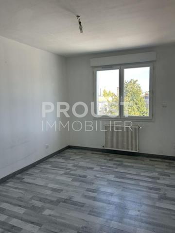 En exclusivité a vendre niort quartier dugesclin appartement 60,28 m² résidence sécurisée.