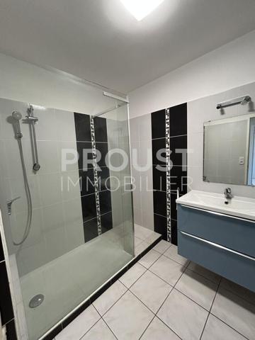 En exclusivité a vendre niort quartier dugesclin appartement 60,28 m² résidence sécurisée.