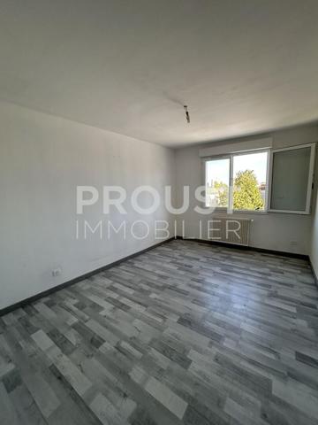 En exclusivité a vendre niort quartier dugesclin appartement 60,28 m² résidence sécurisée.