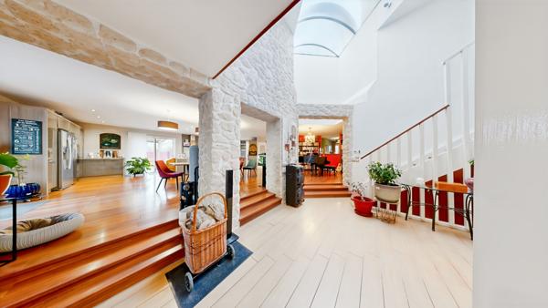 Maison contemporaine 9 chambres sous-sol