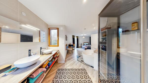 Maison contemporaine 9 chambres sous-sol