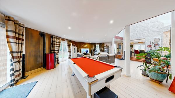 Maison contemporaine 9 chambres sous-sol