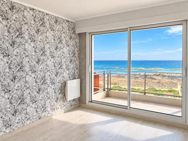 Appartement
         2 pièces
        - 42 m² Exclusivité 214 000 € *