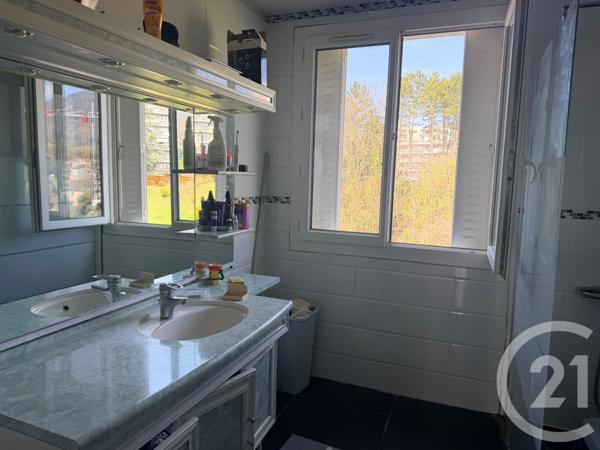 Appartement à vendre  3 pièces - 62,36 m2 VOIRON - 38