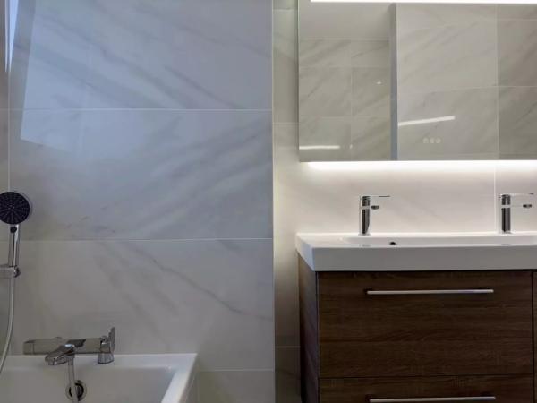Maison de 2023 – 138 m² – 6 chambres – DPE A – Jardin plein sud – Garage