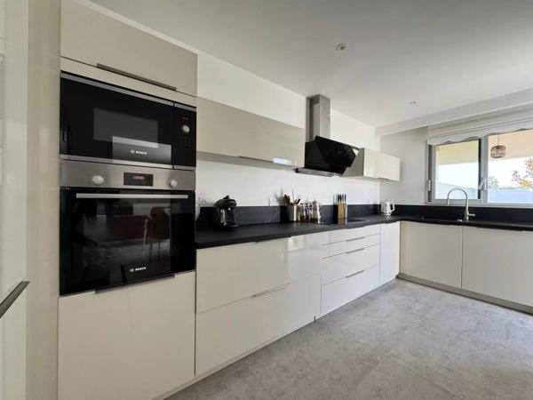 Maison de 2023 – 138 m² – 6 chambres – DPE A – Jardin plein sud – Garage