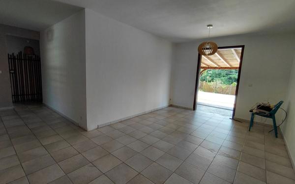 Maison à vendre    4 pièces • 116,78 m2 Baie-Mahault