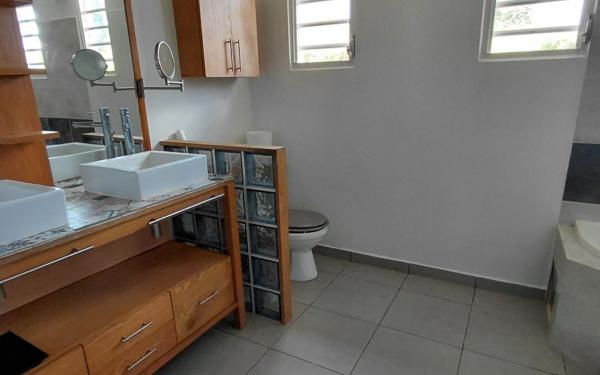 Maison à vendre    4 pièces • 116,78 m2 Baie-Mahault