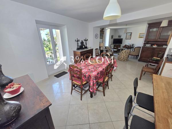 Maison de village
                                                                                                                                                                                                                                                                                                                        7 pièce(s)                                                                                                                                                                                                          4 chambre(s)                                                                                                                                                                                                          157  m²