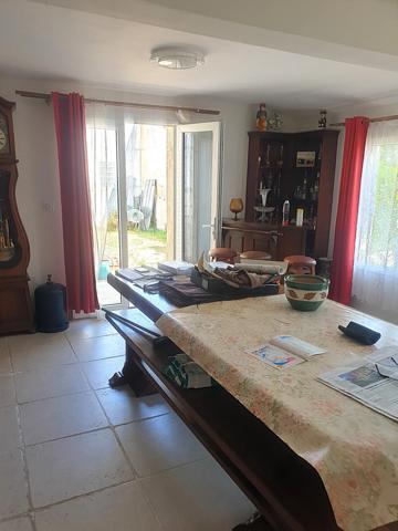 Maison 182 m² à vendre 7 pièces CHALAIS (16) 4 à 6 chambres – Commodités à pied – Fort potentiel ! terrain !