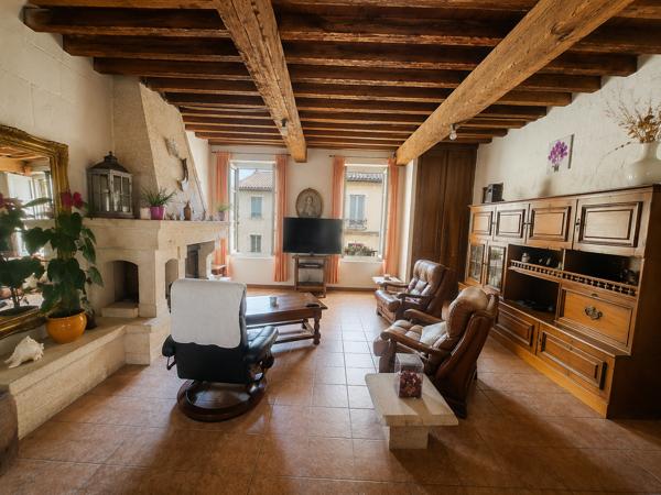 Maison
         7 pièces
        - 235 m² 231 000 € *