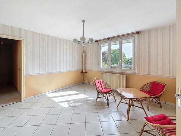 Maison à vendre aux Ponts de Cé - 3 chambres avec sous-sol complet, jardin clos et vue sur Loire