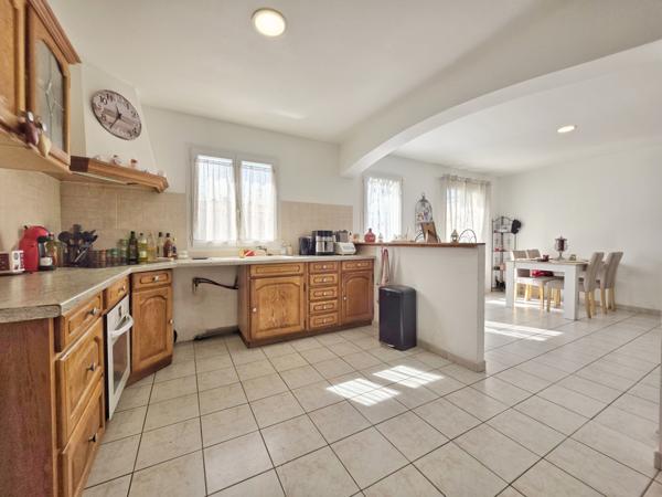 Beaucaire (30300) Maison de 110 m² 4 chambres jardin dans un quartier recherché et au calme absolu