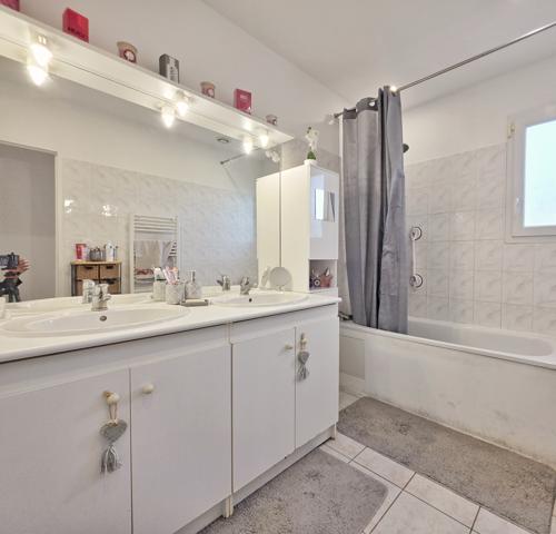 Beaucaire (30300) Maison de 110 m² 4 chambres jardin dans un quartier recherché et au calme absolu