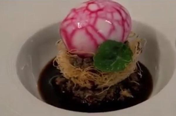 Fond de commerce restaurant situé dans un village médiéval très touristique à 15 minutes de Bergerac.