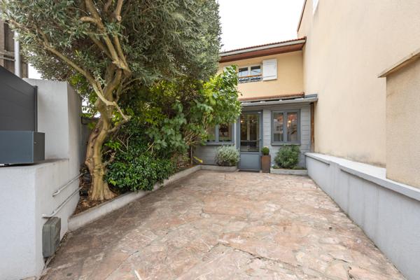 Maison 6 pièces - 196 m²