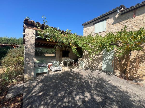 Ancienne bergerie en pierre restaurée avec soin