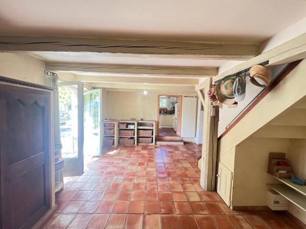 Ancienne bergerie en pierre restaurée avec soin