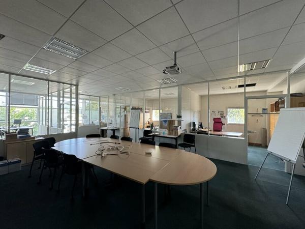 BUREAUX location à CHAURAY 79180