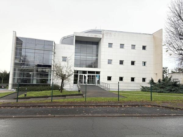 BUREAUX location à CHAURAY 79180