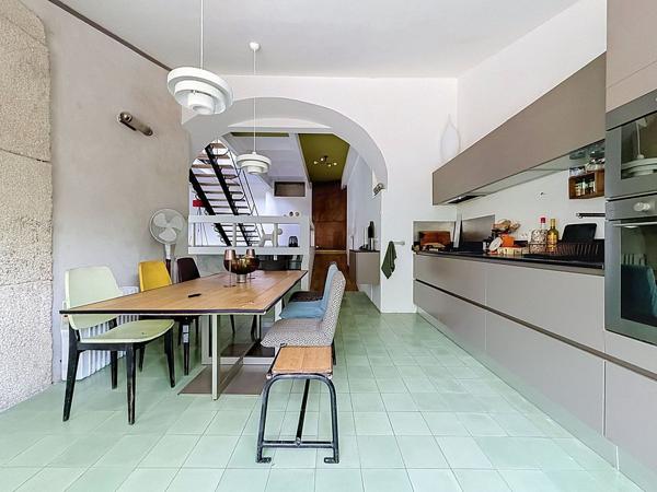 DUPLEX DE 181 M² AVEC PARC ARBORE DE 9588 M²