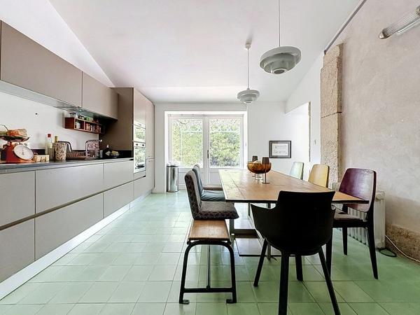 DUPLEX DE 181 M² AVEC PARC ARBORE DE 9588 M²