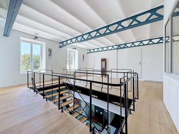 DUPLEX DE 181 M² AVEC PARC ARBORE DE 9588 M²