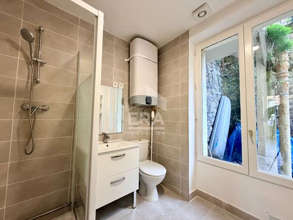 Studio 26 m² entièrement rénové - Résidence années 1930 sécurisée - Double exposition Est/Ouest