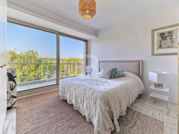 Versant Ouest du Cap d'Antibes - 4 pièces belle vue mer