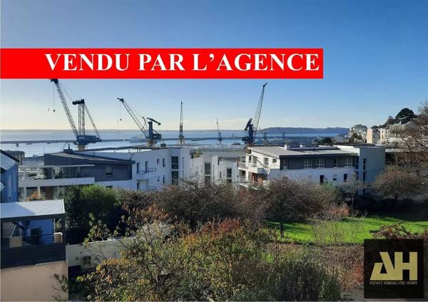 EXCLUSIVITÉ - RIVE DROITE - MAISON DES ANNÉES 30 - 4 CHAMBRES - TRÈS BELLE VUE MER - PETIT JARDINET - RARE