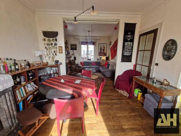 EXCLUSIVITÉ - RIVE DROITE - MAISON DES ANNÉES 30 - 4 CHAMBRES - TRÈS BELLE VUE MER - PETIT JARDINET - RARE